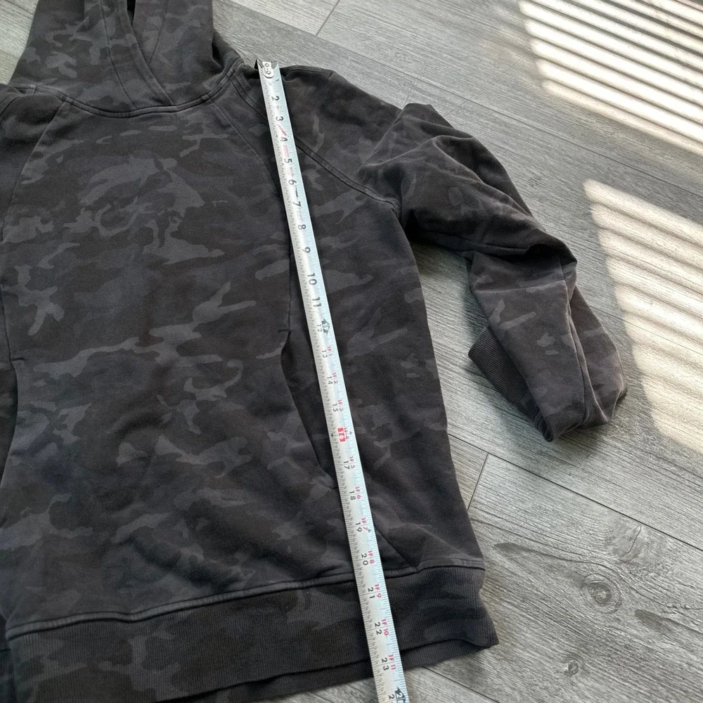 Lululemon Gray Camo Scuba Hoodie Size 8 pullover thumbhole sleeves
